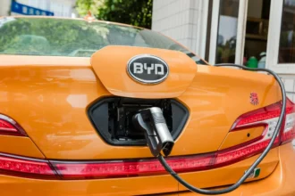 As ousadas iniciativas da BYD em Portugal: carregamento rápido de 1000 kW, veículos elétricos usados certificados e a primeira fábrica europeia