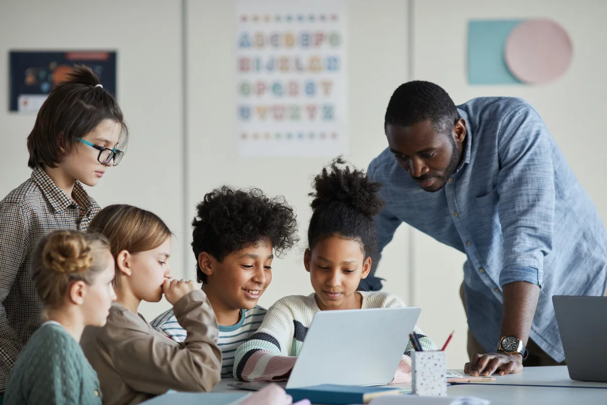 Aprenda idiomas brincando: experiências com tecnologia Gemini do Google Labs