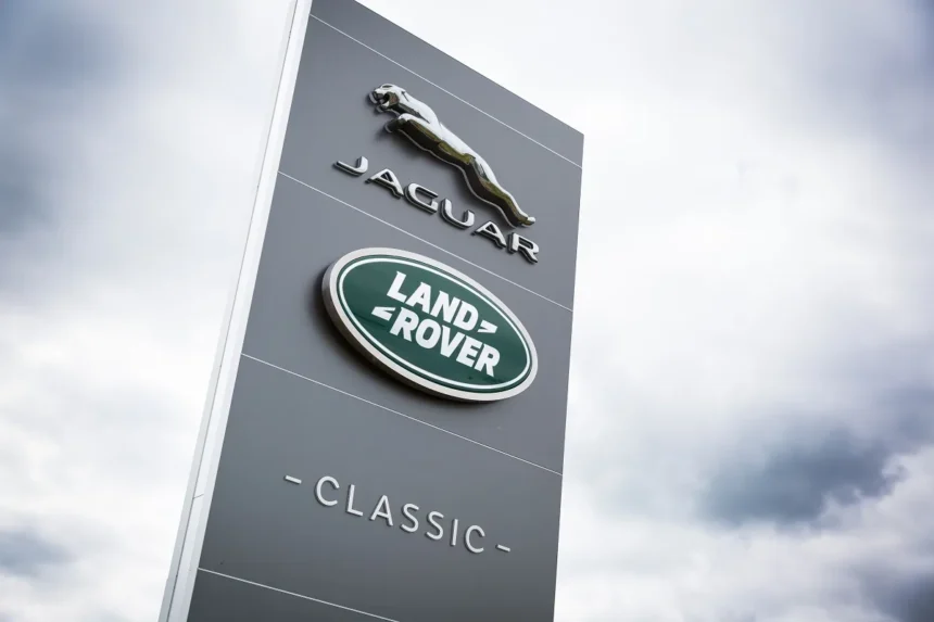 Hackers da M&S Alegam Ataque Cibernético à Jaguar Land Rover