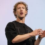 Mark Zuckerberg Processa o Facebook por Suspensões de Conta