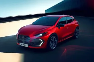 Novo Renault Clio 2025: O Ícone que Se Reinventou com Estilo e Potência