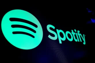 A grande mudança do Spotify: utilizadores gratuitos agora podem reproduzir qualquer música sob demanda
