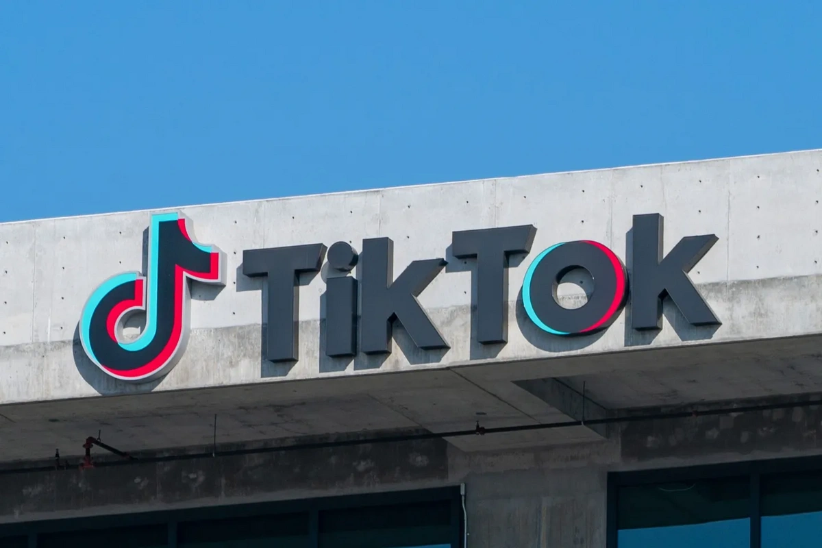 TikTok Coloca Centenas de Empregos de Moderadores de Conteúdo no Reino Unido em Risco