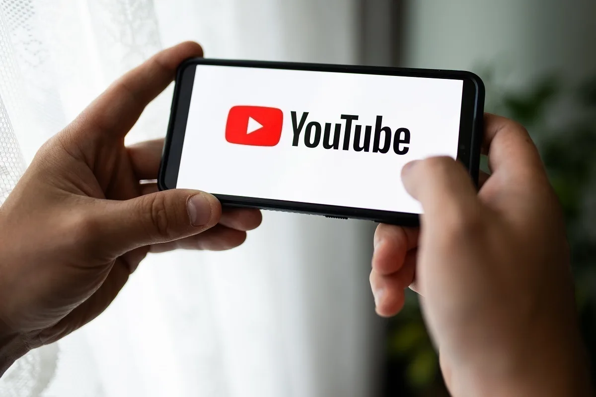 YouTube e a Edição Silenciosa por IA: O Futuro da Realidade Digital