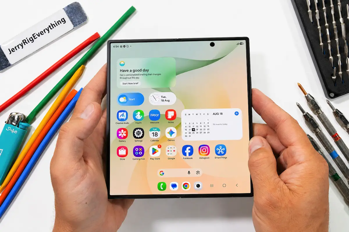 Galaxy Z Fold8 Ultra falha no teste de resistência e perde o ecrã