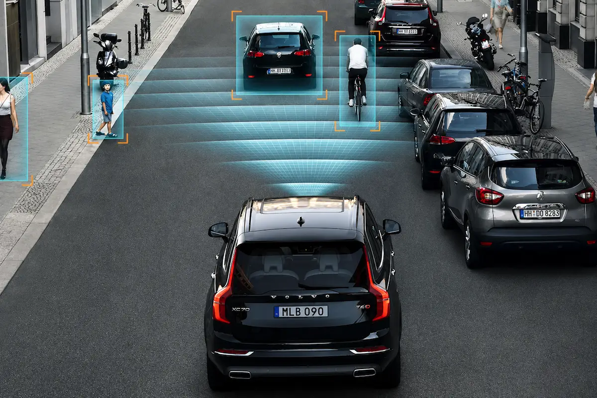 Volvo vai avisar outros carros sobre perigos na estrada