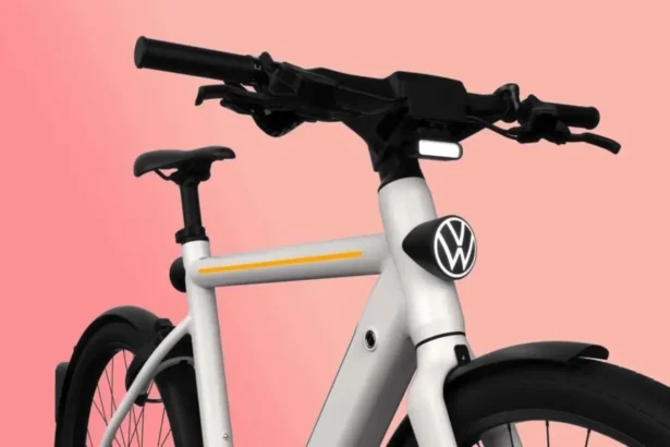 Volkswagen apresenta bicicleta elétrica com radar, câmara e óculos HUD